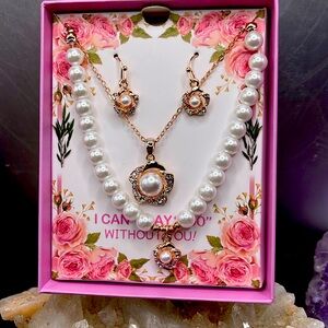 04.27.25_ 18 Bridal Party Gift 🎁 Set Floral-3 piece